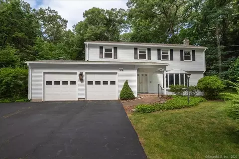 3 Amy Ln, Simsbury, CT 06070