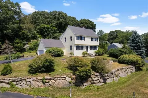 6 Patterson Pl, Old Saybrook, CT 06475