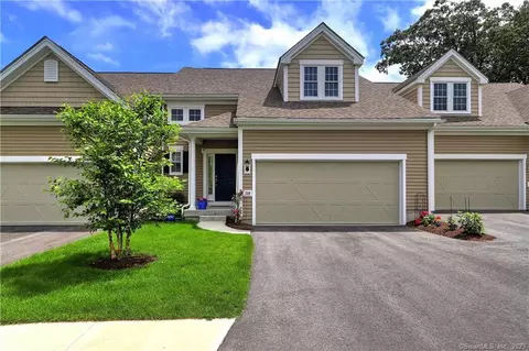739 Championship Dr #739, Oxford, CT 06478