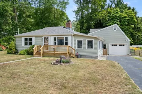 61 S Beechwood Rd, East Lyme, CT 06357