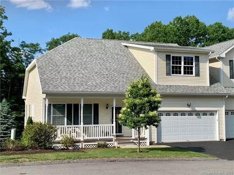 81 Oak Meadow Ln #81, Torrington, CT 06791