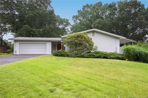 9 N Ledge Rock Rd, East Lyme, CT 06357