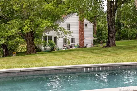 220 Merryall Rd, New Milford, CT 06776