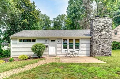 21 Fernstead Ln, Berlin, CT 06037