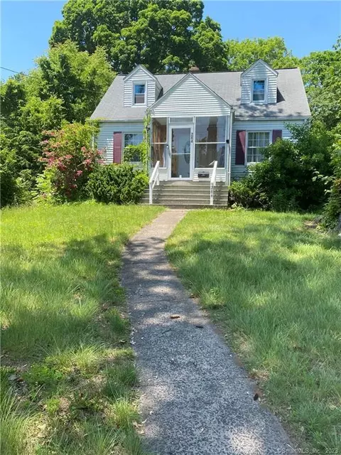 284 Battis Rd, Hamden, CT 06514