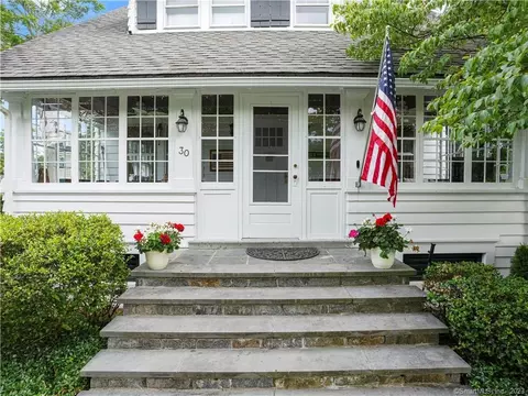 30 Edgewater Dr, Greenwich, CT 06870