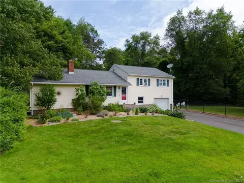1 Marbil Rd, Danbury, CT 06811