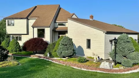 584 Hill St, Bristol, CT 06010