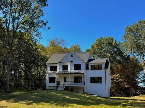 48 Pine Tree Hill Rd # a, Newtown, CT 06470