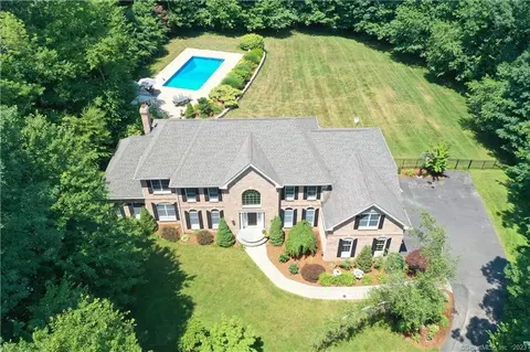 21 Avalon Ln, Marlborough, CT 06447