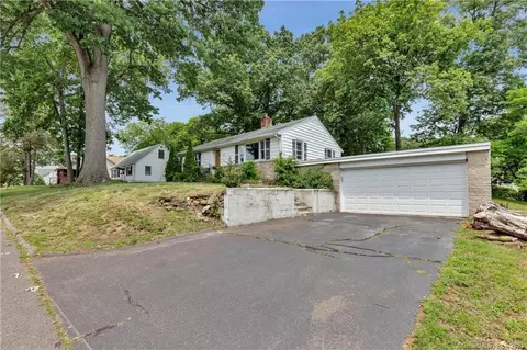 104 Fairview St, Milford, CT 06460