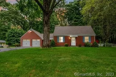 492 Oak St, East Hartford, CT 06118
