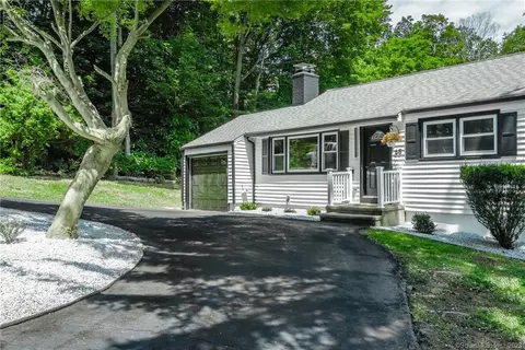65 Forest St, Hamden, CT 06518