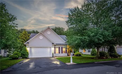 17 Grand Blvd #17, Ellington, CT 06029