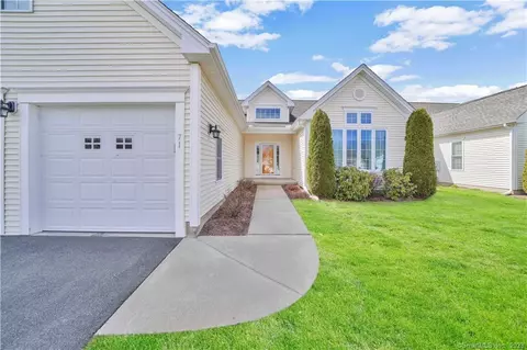 71 Boysenberry Ct #71, Suffield, CT 06078