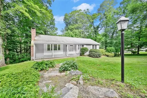 97 Tanton Hill Rd, Ridgefield, CT 06877