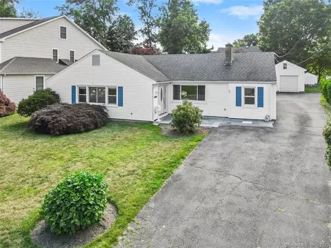 43 Kenilworth West Dr, Stamford, CT 06902