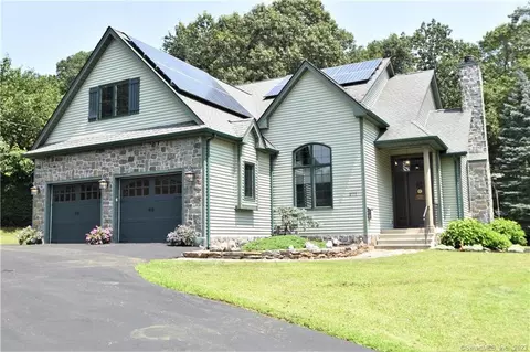 271 Mountain Rd, Manchester, CT 06040