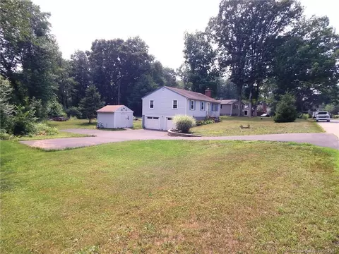 25 Sunnybrook Ln, Clinton, CT 06413