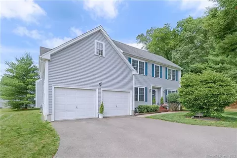 11 Castlewood Dr #11, Monroe, CT 06468