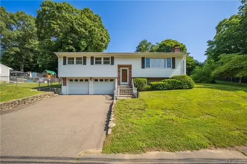 45 Pine St, Naugatuck, CT 06770