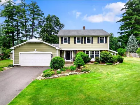 397 Pattonwood Dr, Southington, CT 06489