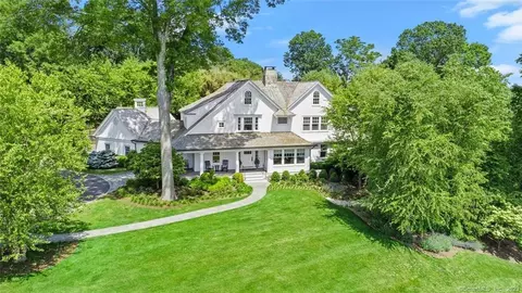 20 Turkey Hill Cir, Westport, CT 06880