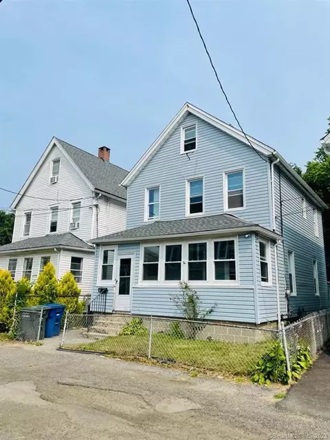 4 Howard Ct, Bridgeport, CT 06605