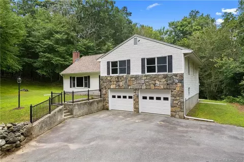5759 Hill Top Trl, Salem, CT 06420