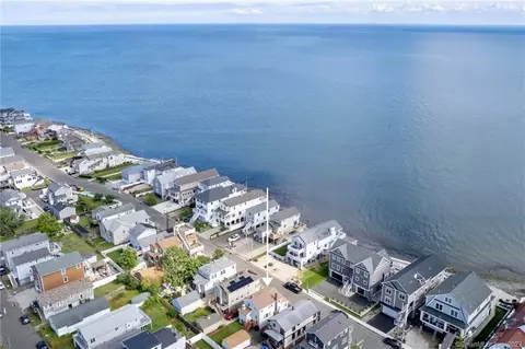 12 Point Beach Dr, Milford, CT 06460
