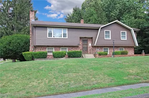 31 Osullivan Rd, Derby, CT 06418