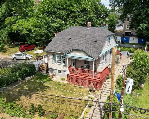 2 Oak St, Norwalk, CT 06854