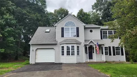 67 Dora Dr, Middletown, CT 06457
