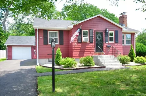 42 Clifford St, Newington, CT 06111