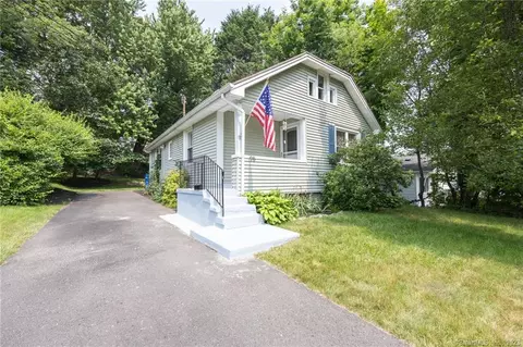 95 Chester Ave, Waterbury, CT 06704