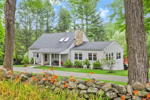 6 Sherwood Rd, Ridgefield, CT 06877