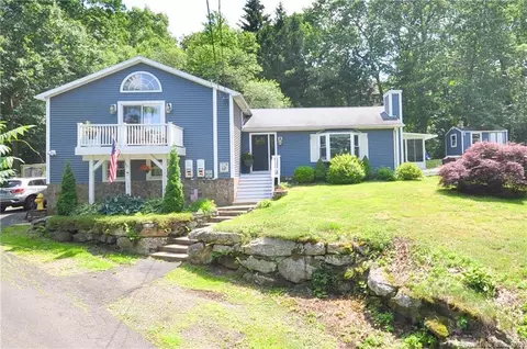 559 Guernseytown Rd, Watertown, CT 06795