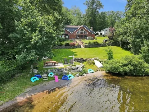 196 Juniper Dr, Coventry, CT 06238