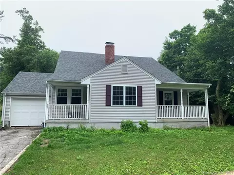 637 Old Colchester Rd, Montville, CT 06382