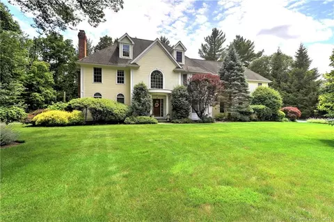 56 Surrey Ln, Trumbull, CT 06611