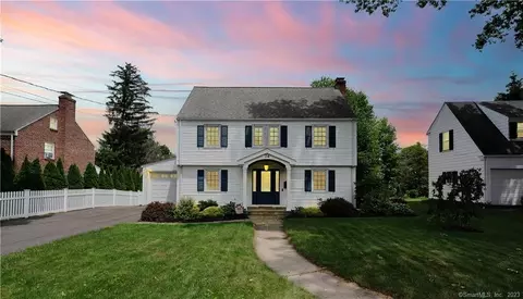 74 Ridgewood Rd, West Hartford, CT 06107