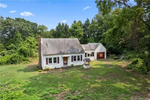 34 Story Hill Rd, Chester, CT 06412