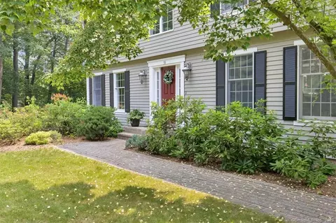 55 Briar Hl, Farmington, CT 06085