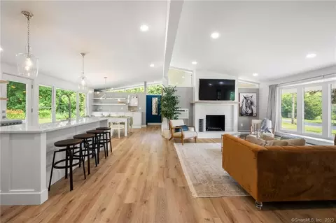 16 Hayes Rd, East Hampton, CT 06424