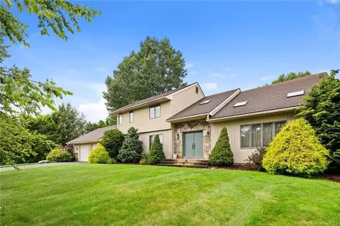 126 Oxford Dr, South Windsor, CT 06074