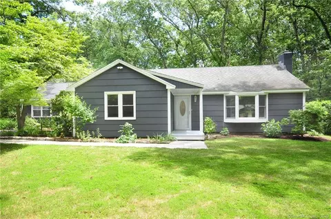 182 W Mountain Rd, Simsbury, CT 06092