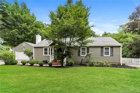396 W Mountain Rd, Simsbury, CT 06092