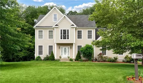 90 Tufts Dr, Manchester, CT 06042