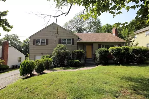 15 Old Meadow Rd, West Hartford, CT 06117