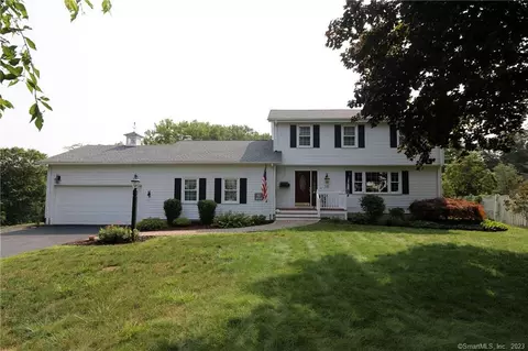 15 Bent Rd, Windsor, CT 06095